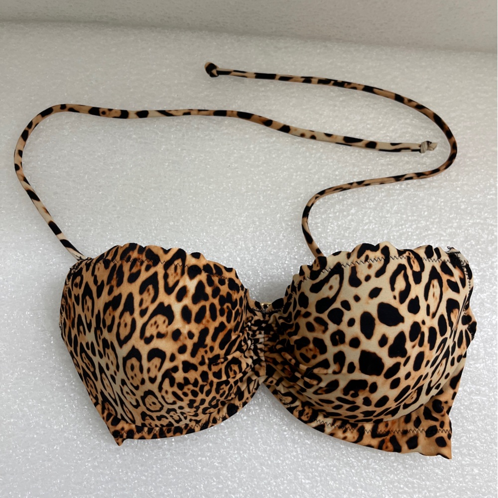 Victoria’s Secret VS leopard print swim top 34B